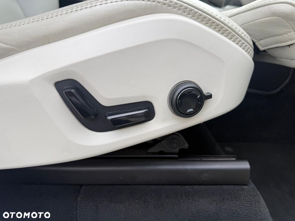 Volvo XC 90 - 34