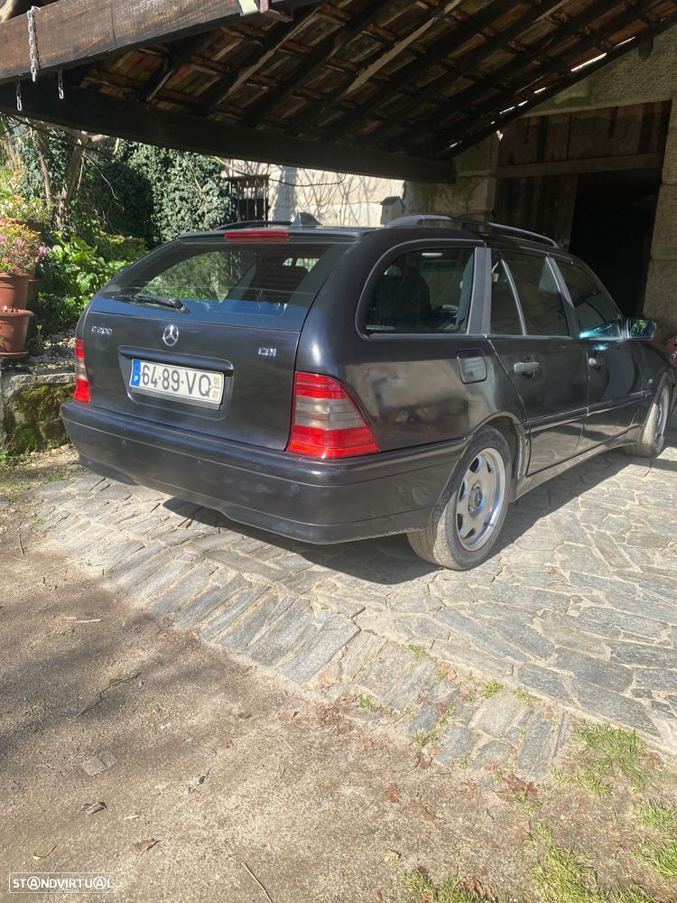 Mercedes-Benz C 200 - 11