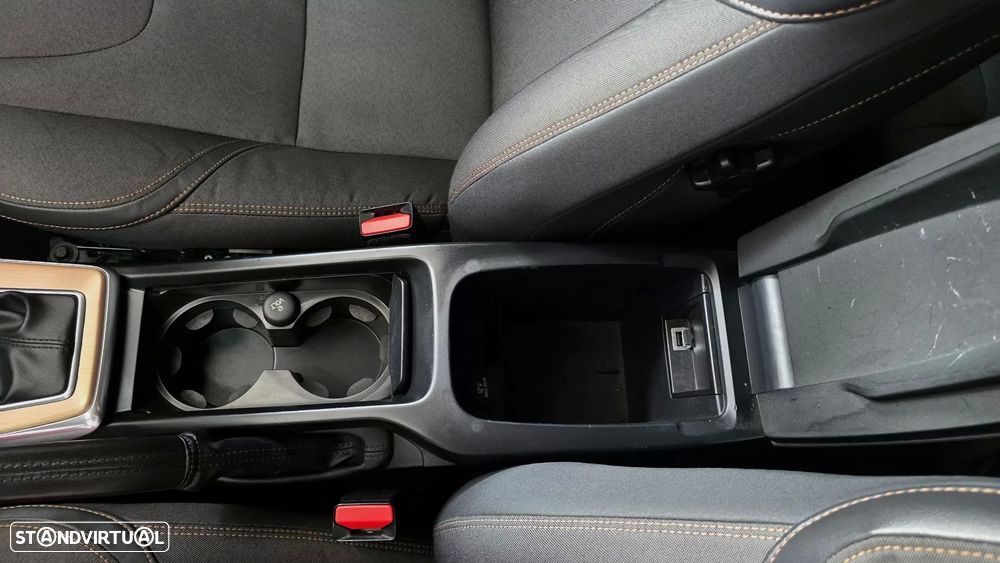 Volvo V40 2.0 D2 Momentum Geartronic — fotografia 47