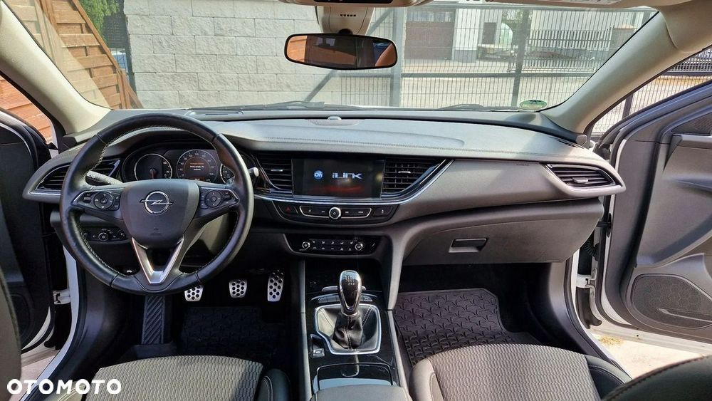Opel Insignia - 22