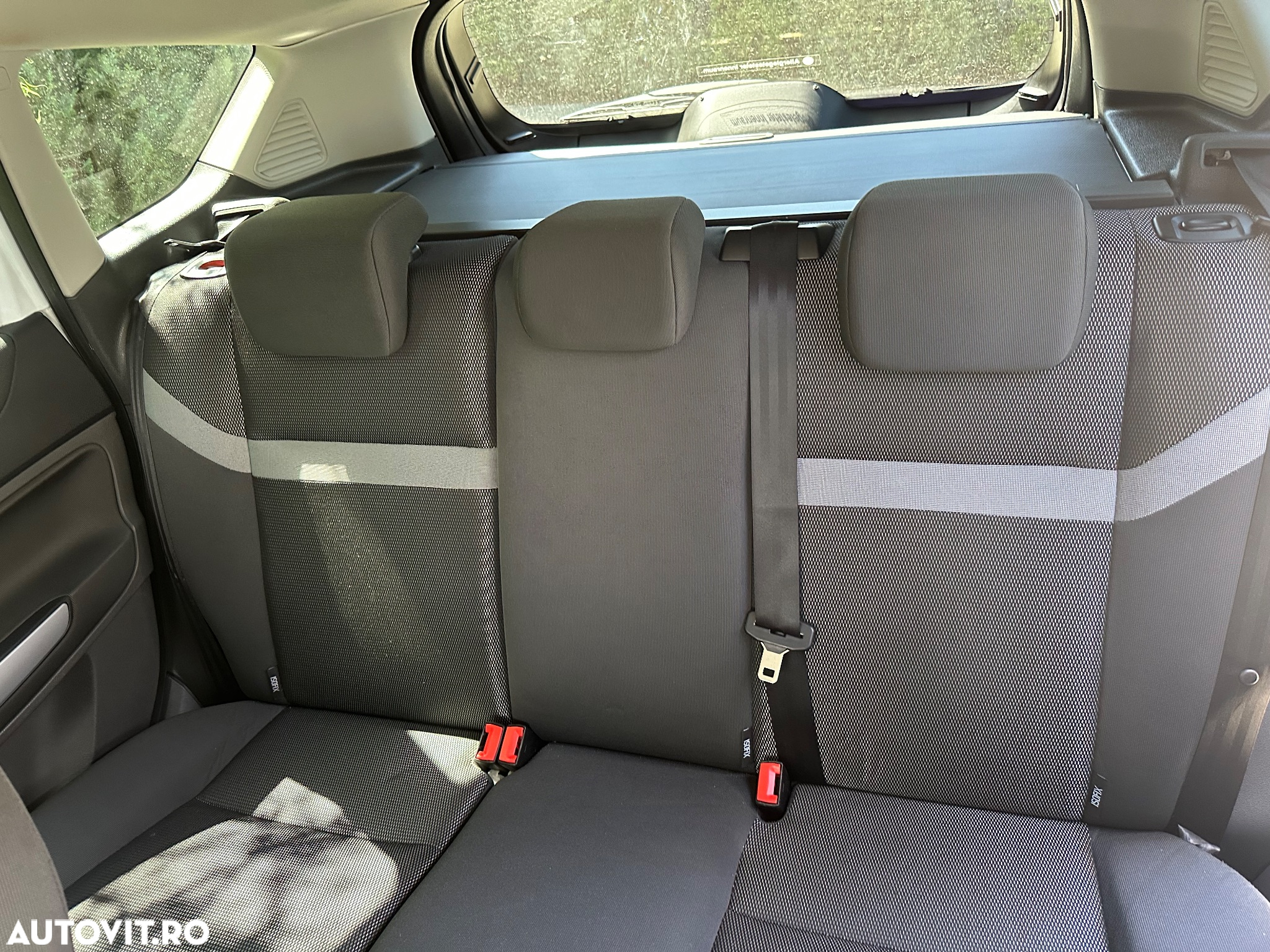 Ford Kuga 2.0 TDCi 2x4 Titanium - 5