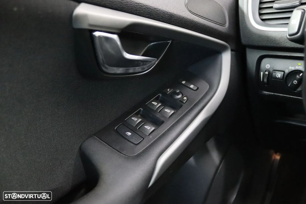 Volvo V40 D2 You - 11