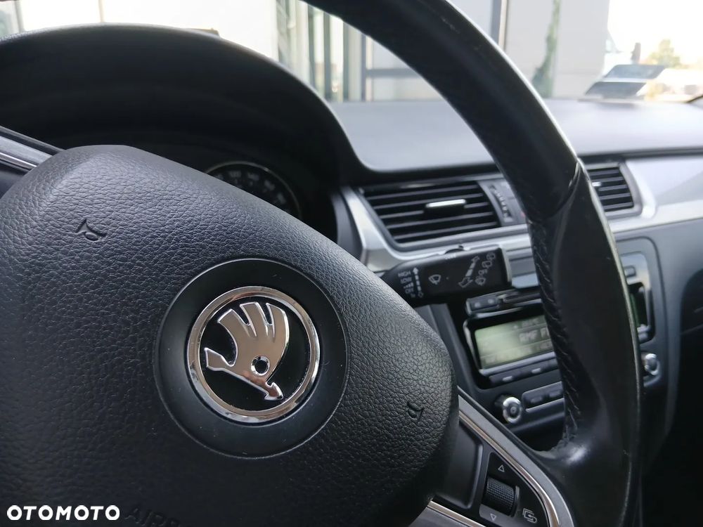 Skoda RAPID 1.2 TSI Style Plus - 24