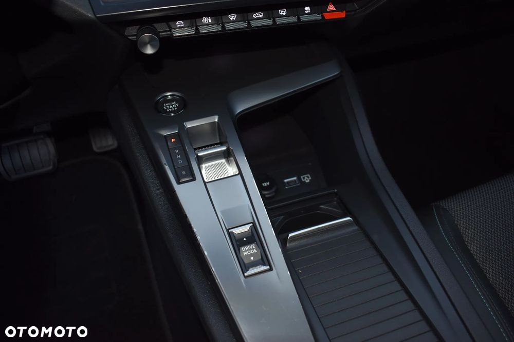 Peugeot 308 180 e-EAT8 GT - 27