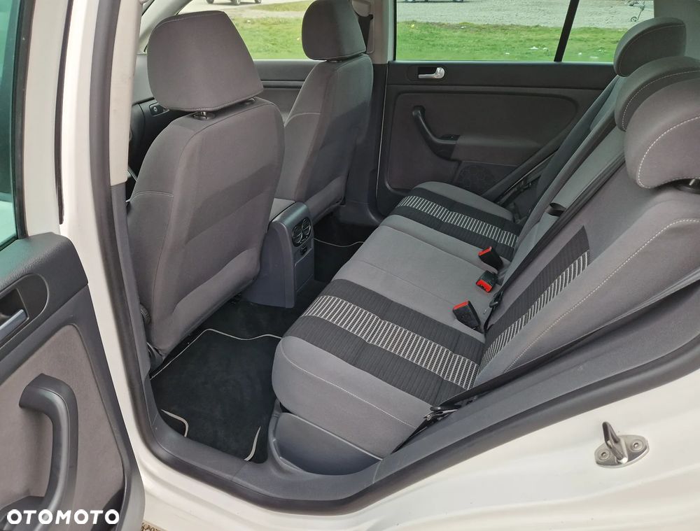 Volkswagen Golf 1.9 TDI United - 12