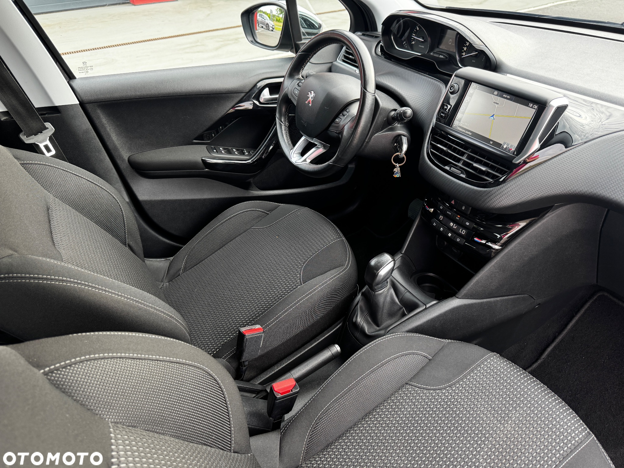 Peugeot 208 1.2 PureTech Allure - 14