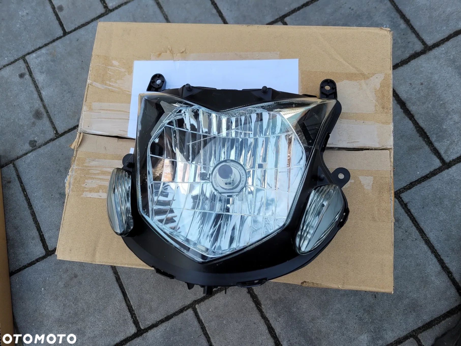 Lampa przód, przednia Suzuki GSX-S 750 GSXS 750 - 1