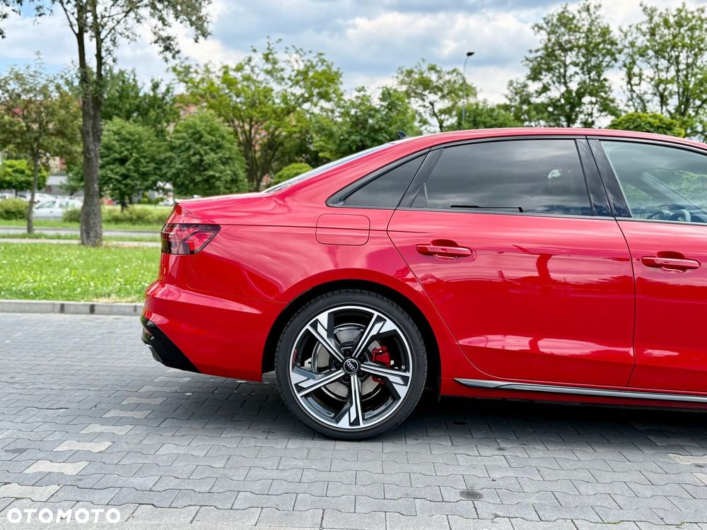 Audi A4 Limousine - 16