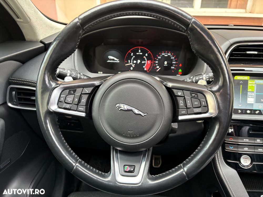 Jaguar F-Pace 30d AWD S - 18