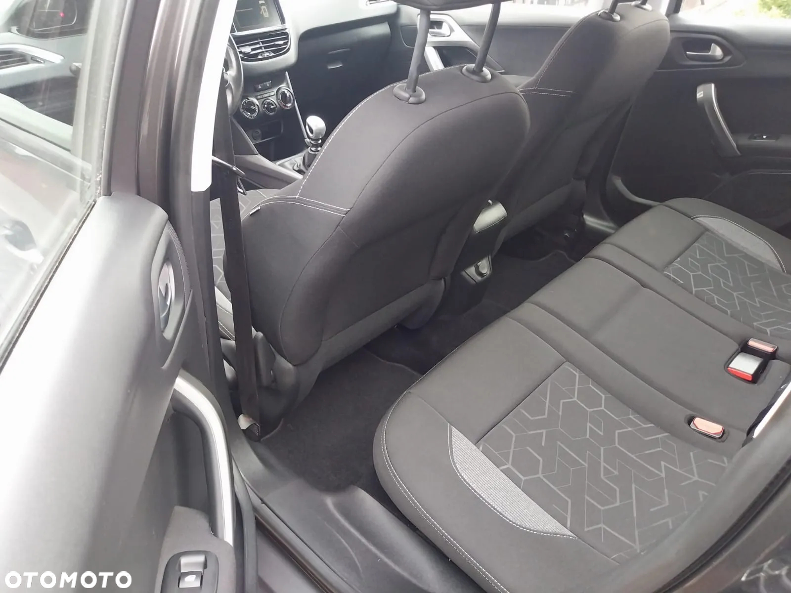 Peugeot 2008 - 12