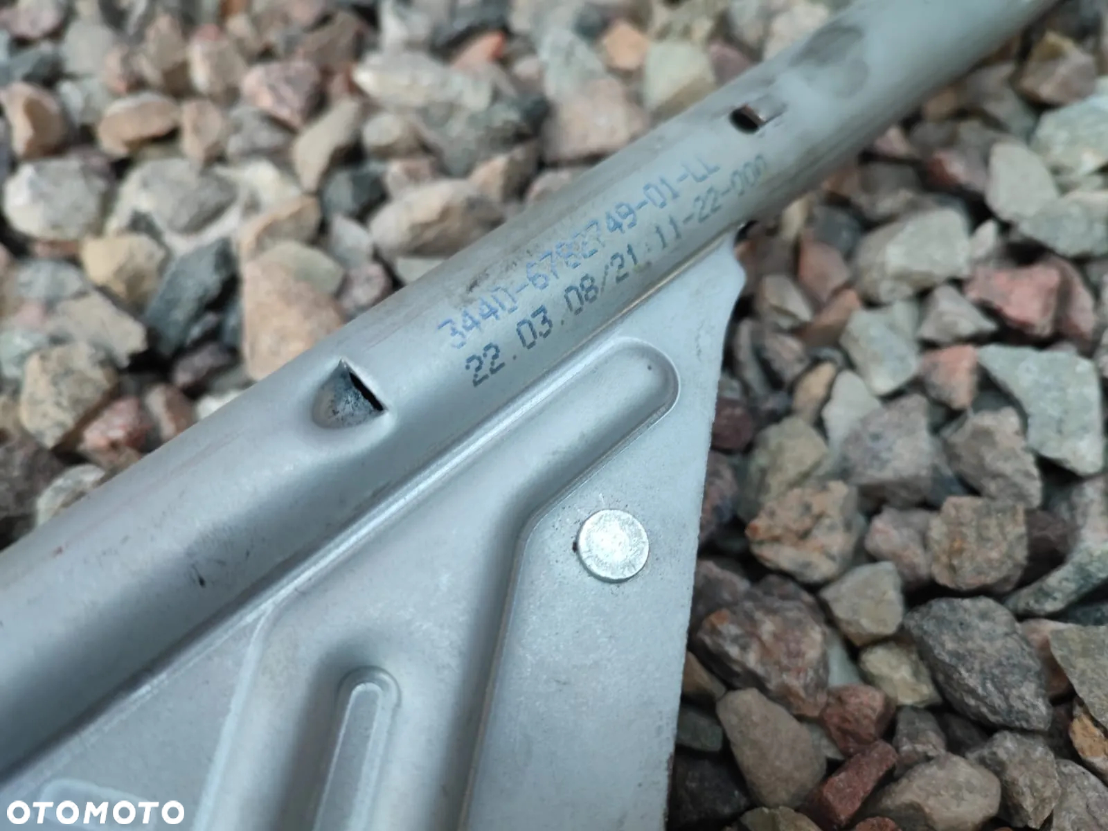 BMW E81 / E82 / E84 / E87 / E87 LCI / E88 / E90 / E90 LCI / E91 / E91 LCI / E92 / E92 LCI / E93 / E93 LCI. ORYGINALNA DŹWIGNIA HAMULCA RĘCZNEGO. O NR: 6 782 749 / 6 775 492 / 6 770 130 / 6 760 435 OEM. W BARDZO DOBRYM STANIE. - 6