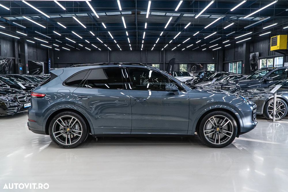 Porsche Cayenne Turbo - 20
