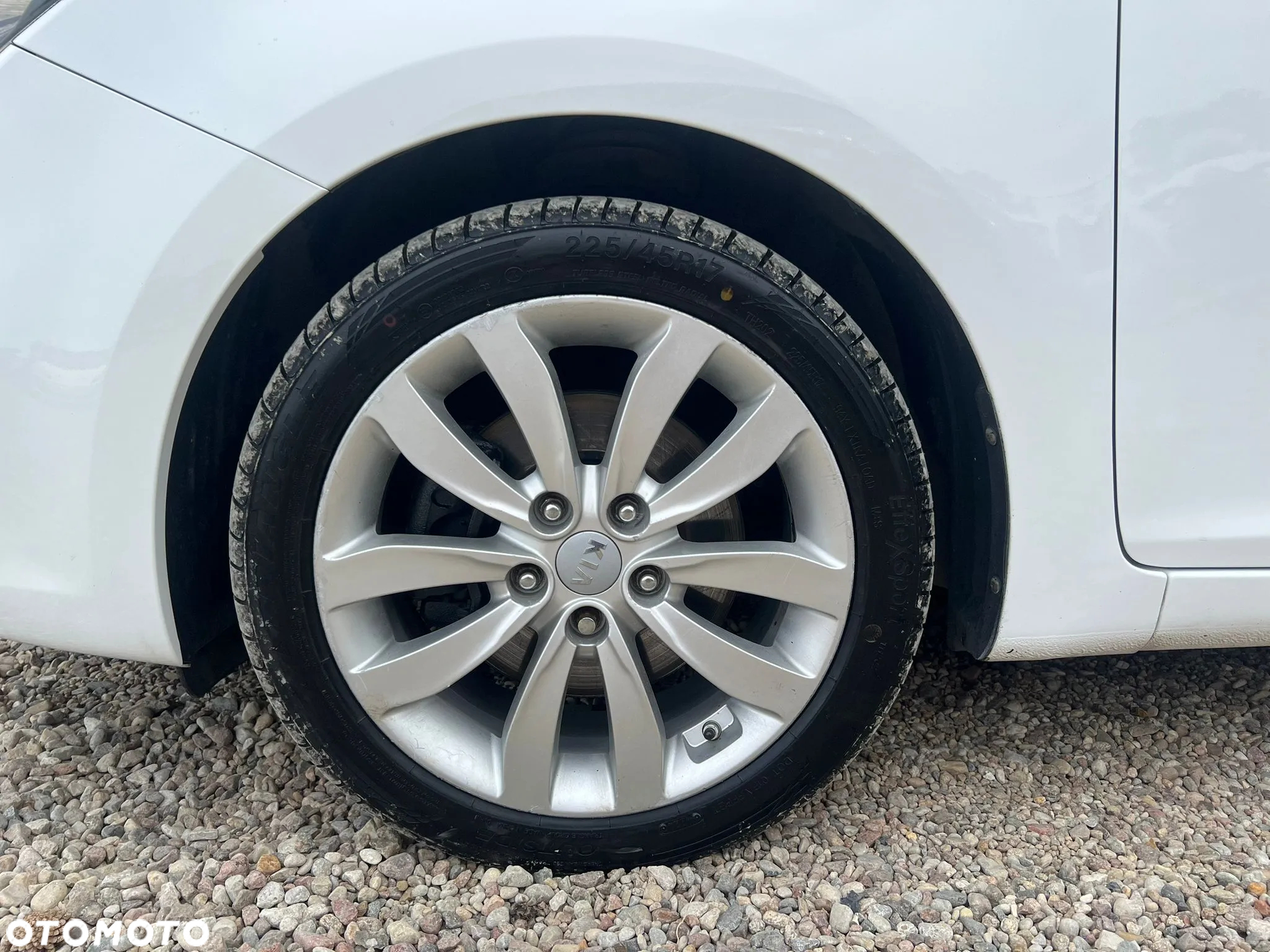 Kia Carens 1.7 CRDi XL 7os - 28
