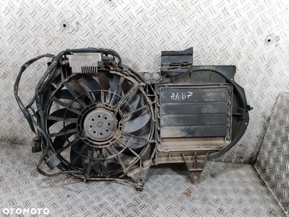 WENTYLATOR CHŁODNICY AUDI A4 B7 8E0121205AE 2.0 - 1
