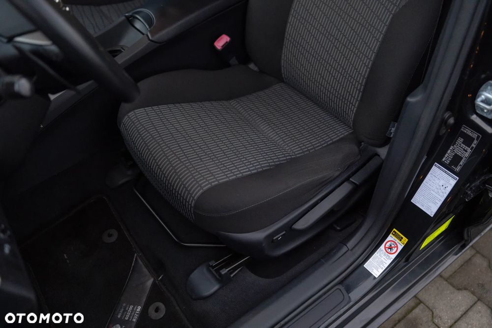 Toyota Avensis 1.8 Multidrive Business Edition - 29