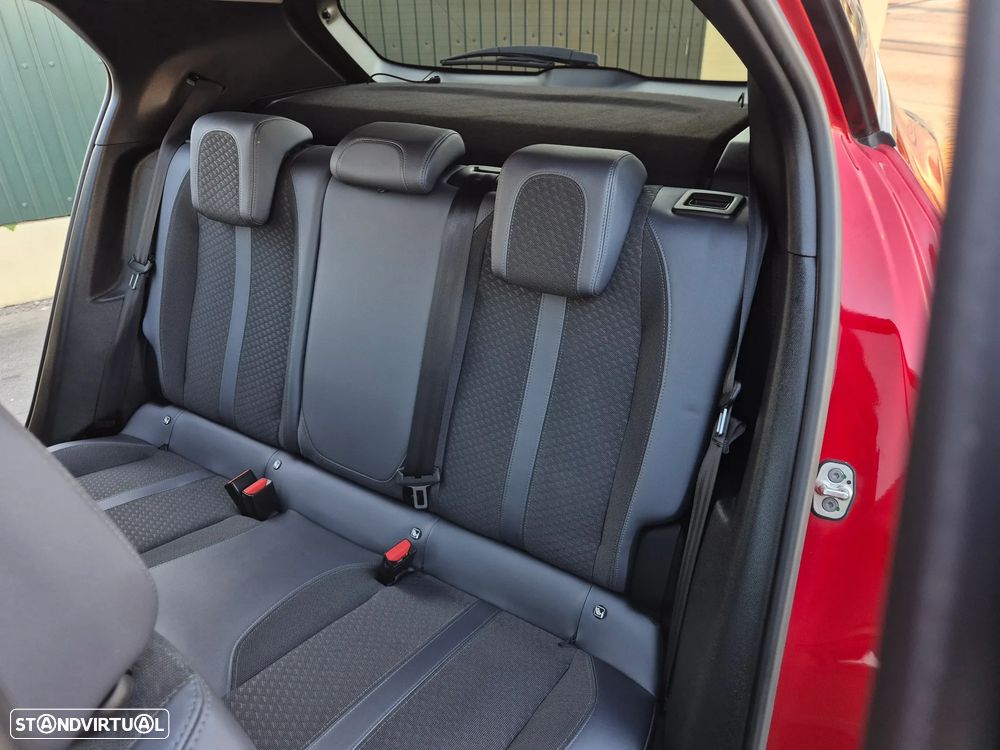 Peugeot 2008 1.2 PureTech Allure Pack - 51