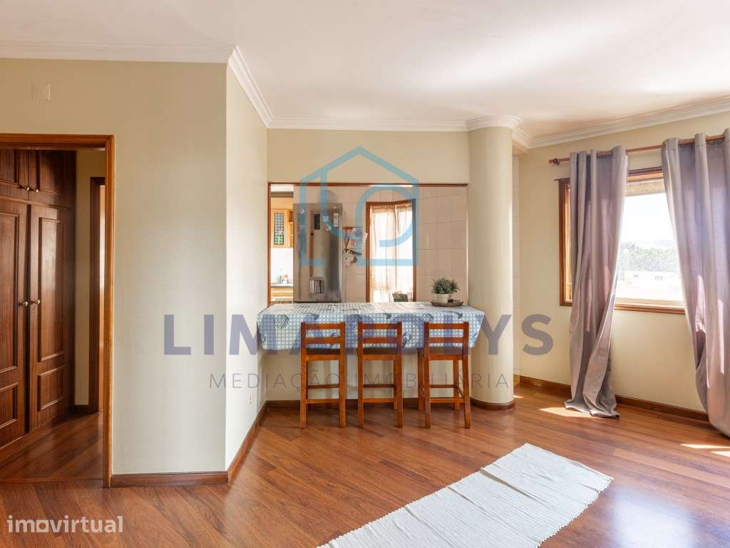 Apartamento T2 com lugar de garagem e vista de mar - Grande imagem: 2/12