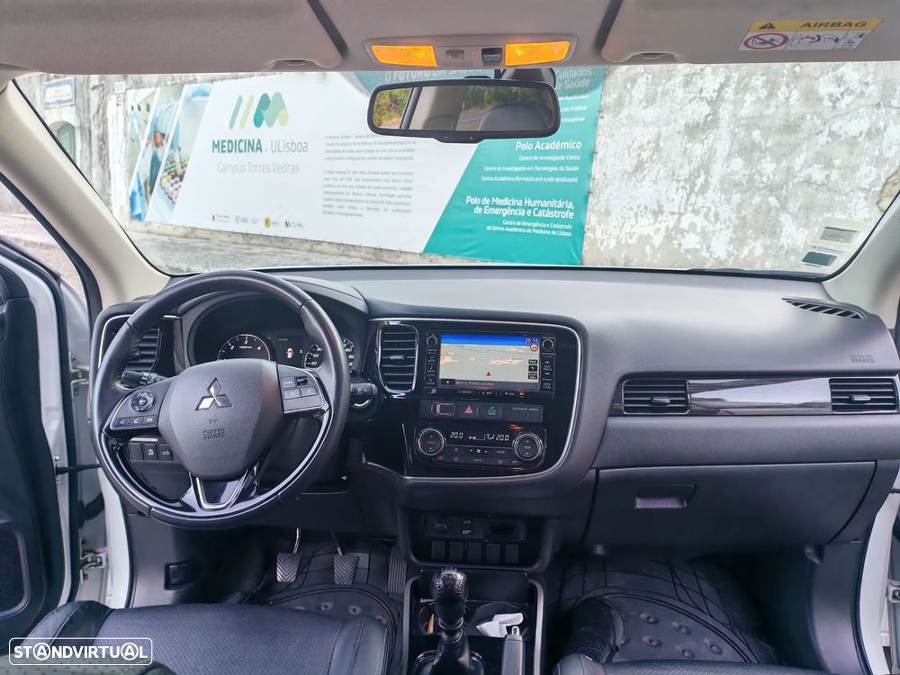 Mitsubishi Outlander 2.2 DI-D Instyle Navi - 6