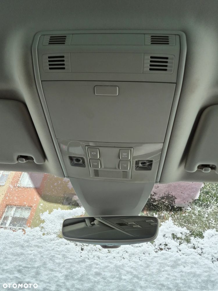 Volkswagen Passat 2.0 TDI SCR DSG Highline - 31