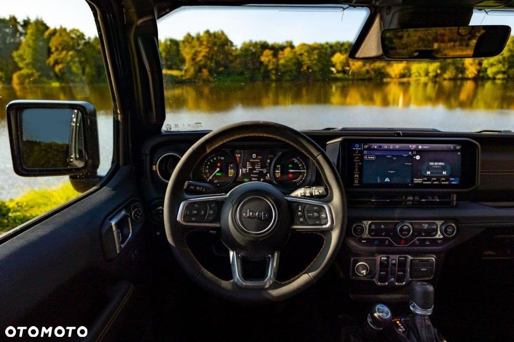 Jeep Wrangler - 16