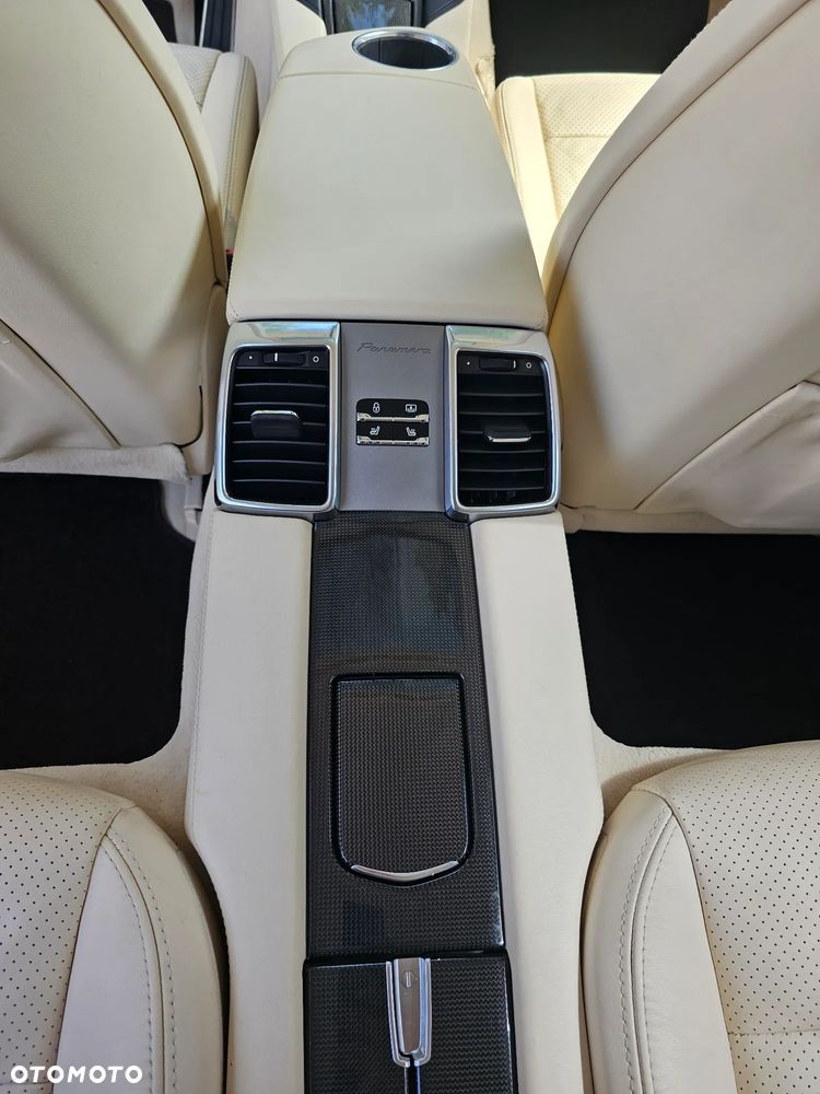 Porsche Panamera 4S PDK - 11