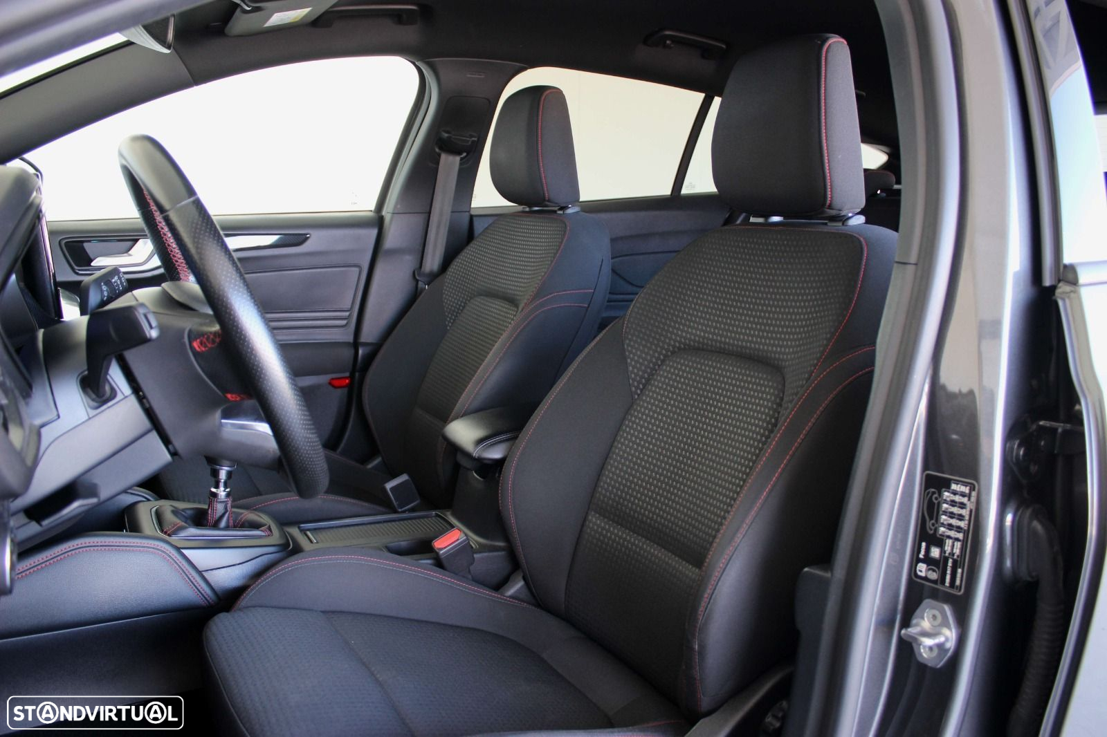 Ford Focus SW 1.5 TDCi EcoBlue ST-Line - 34