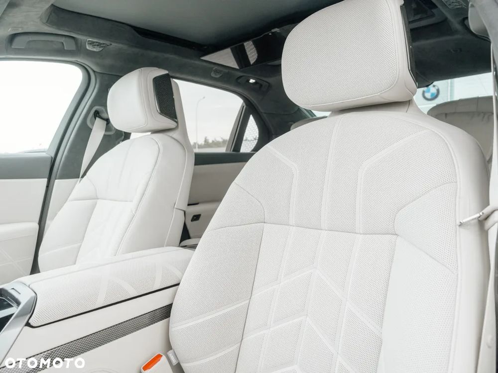 BMW Seria 7 - 16