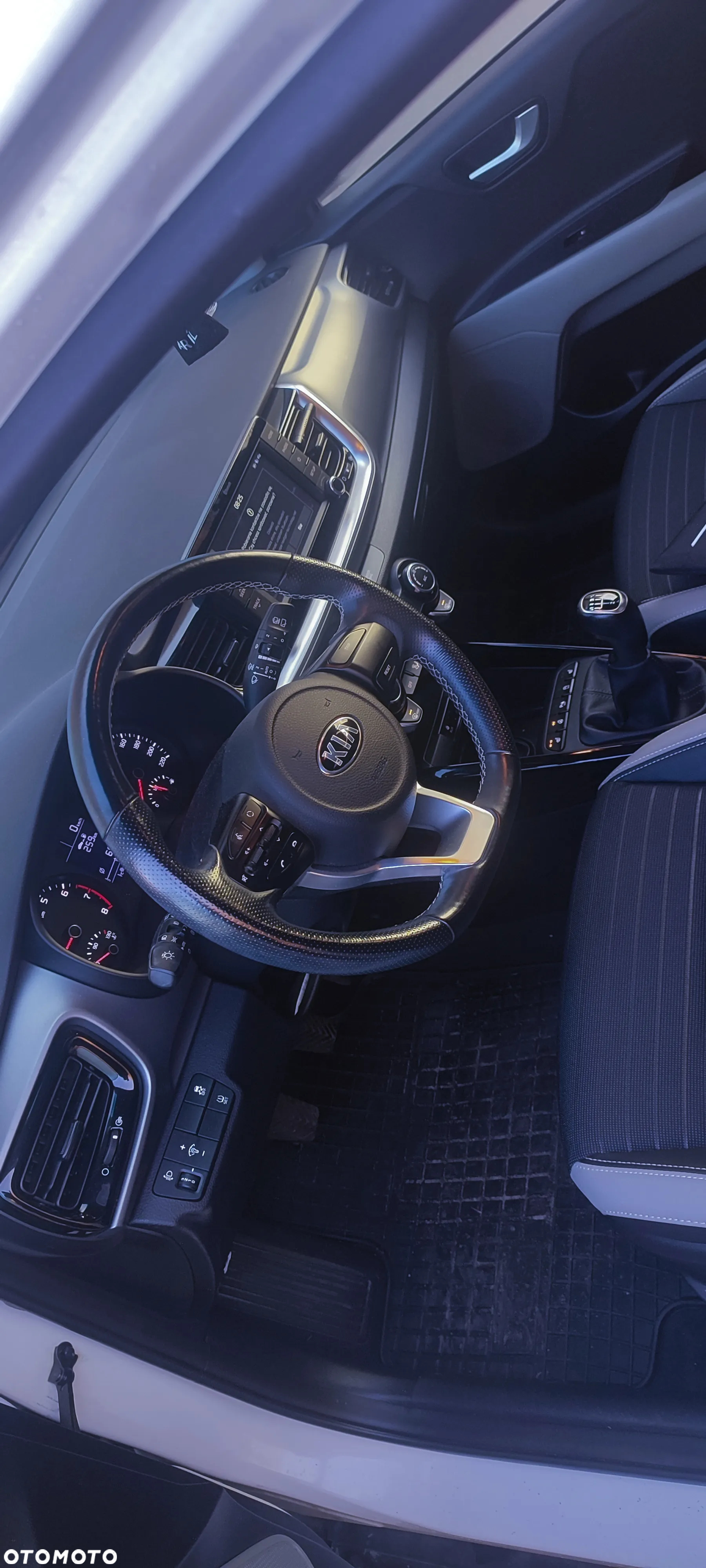 Kia Stonic 1.4 L - 5