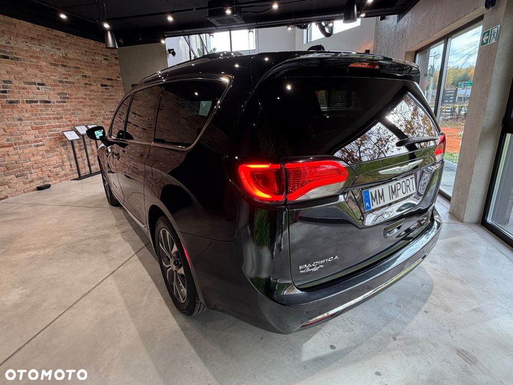 Chrysler Pacifica - 5