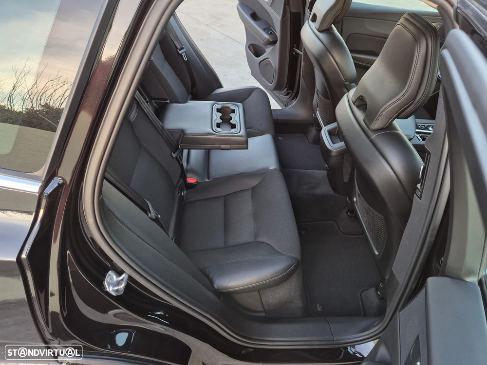 Volvo XC 60 2.0 D4 Momentum Plus Geartronic - 18