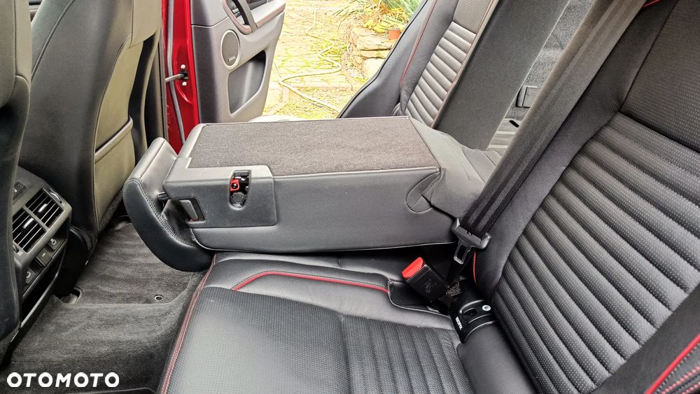 Land Rover Discovery Sport - 25