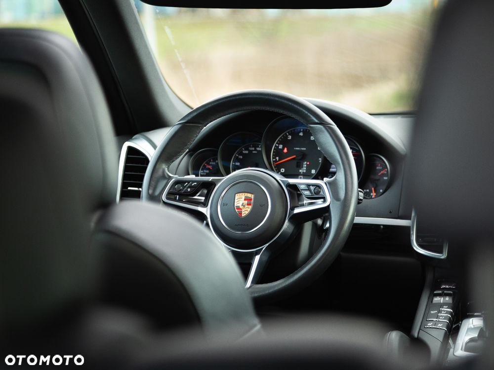 Porsche Cayenne Tiptronic S - 17