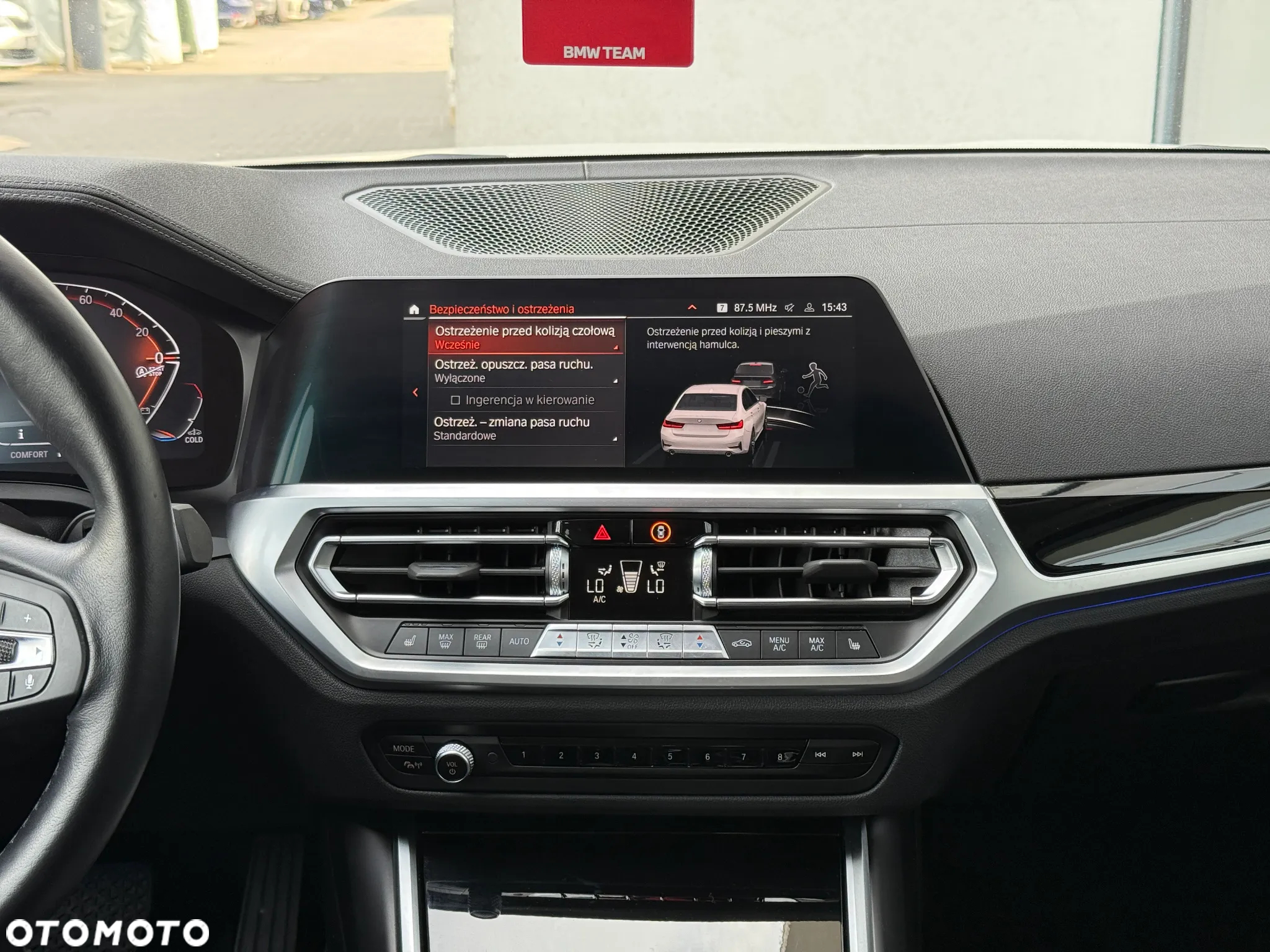 BMW Seria 3 320d xDrive Luxury Line - 28