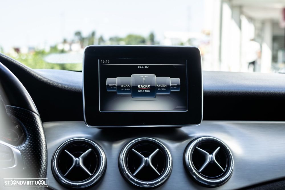 Mercedes-Benz CLA 180 d AMG Line - 19