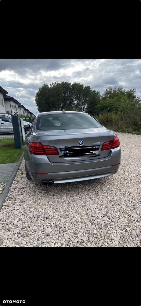 BMW Seria 5 528i xDrive Luxury Line - 2