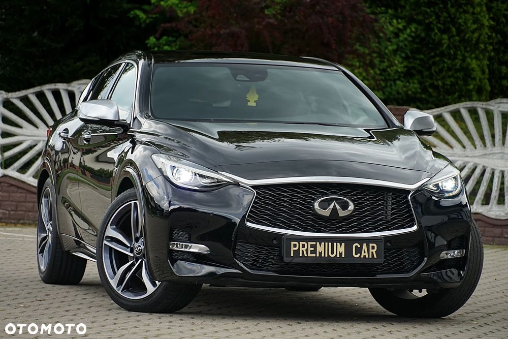 Infiniti Q30 2.0t DCT AWD Sport City Black - 7