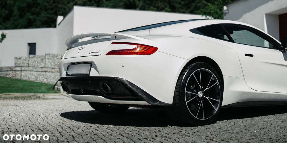 Aston Martin Vanquish Standard - 16