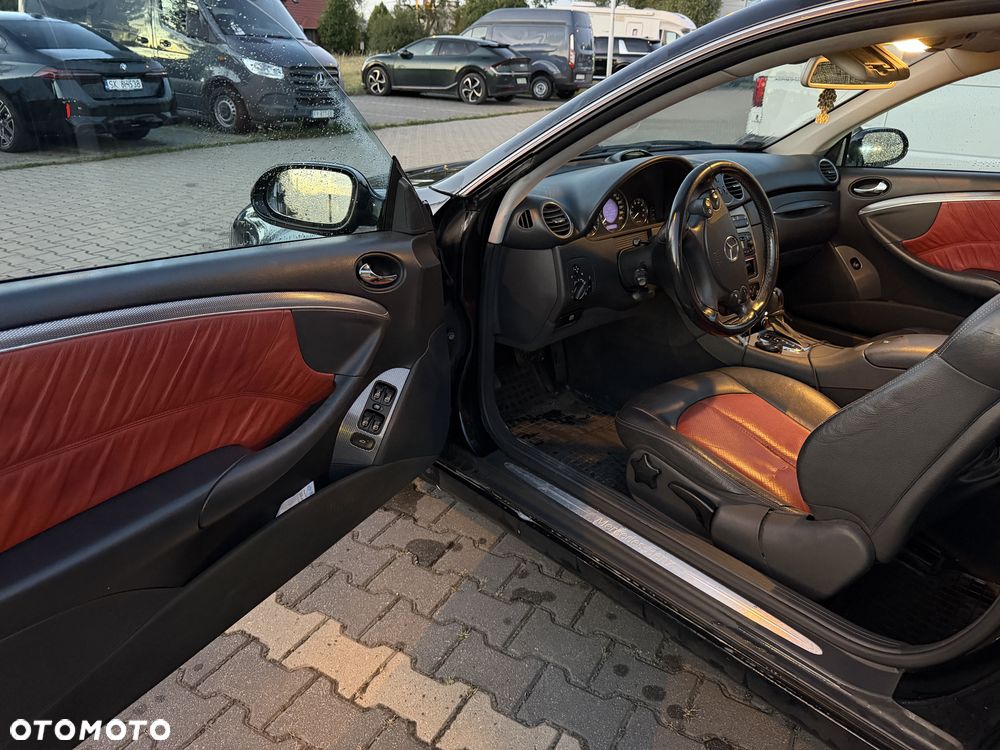 Mercedes-Benz CLK - 12