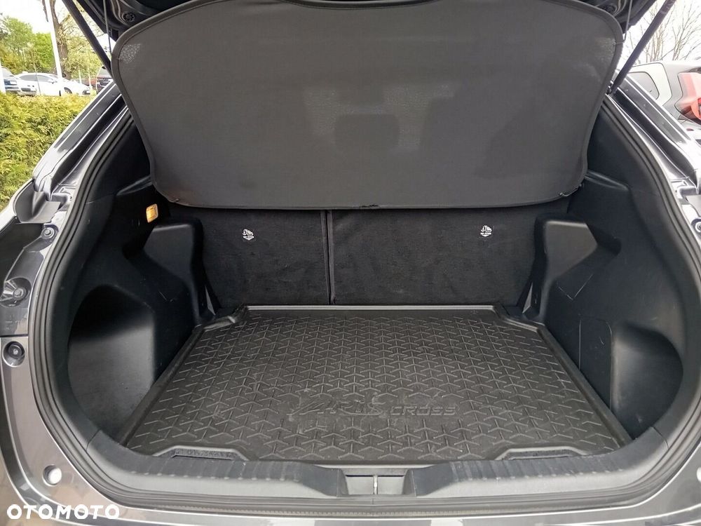 Toyota Yaris Cross Hybrid 1.5 Comfort 4x4 - 8