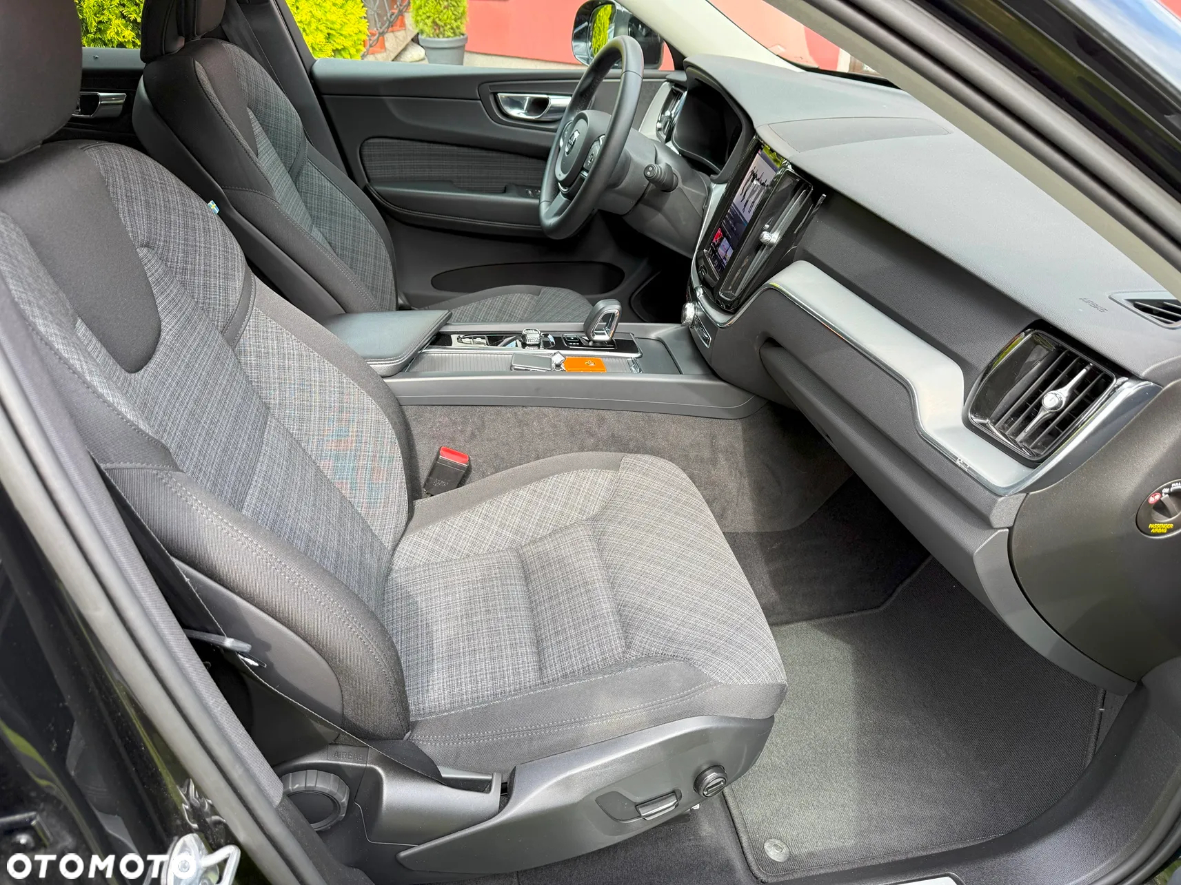 Volvo XC 60 D4 AWD Momentum - 24