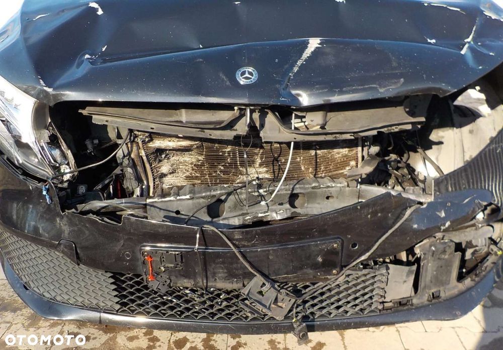 Mercedes-Benz Klasa V - 3