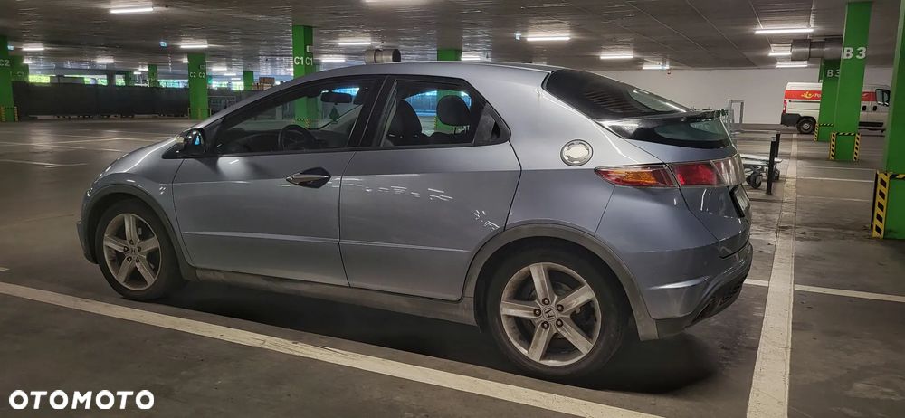 Honda Civic 1.8i-VTEC Sport - 2