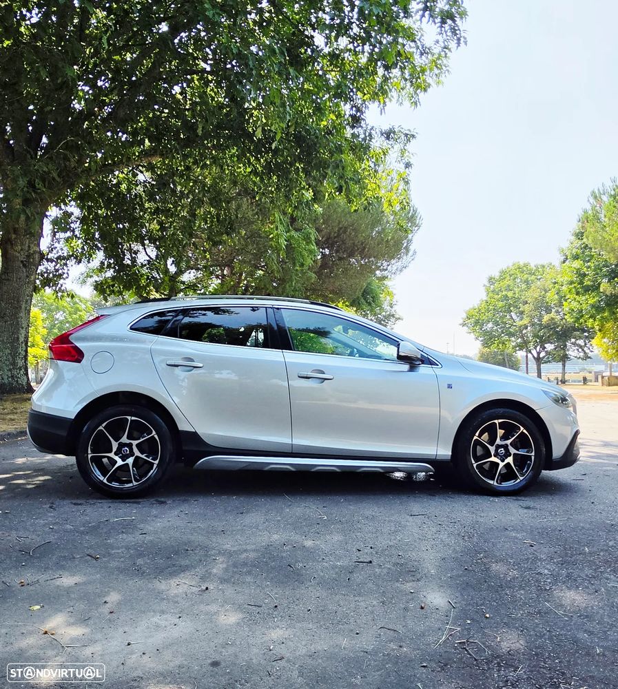 Volvo V40 2.0 D2 Volvo Ocean Race Geartronic - 23