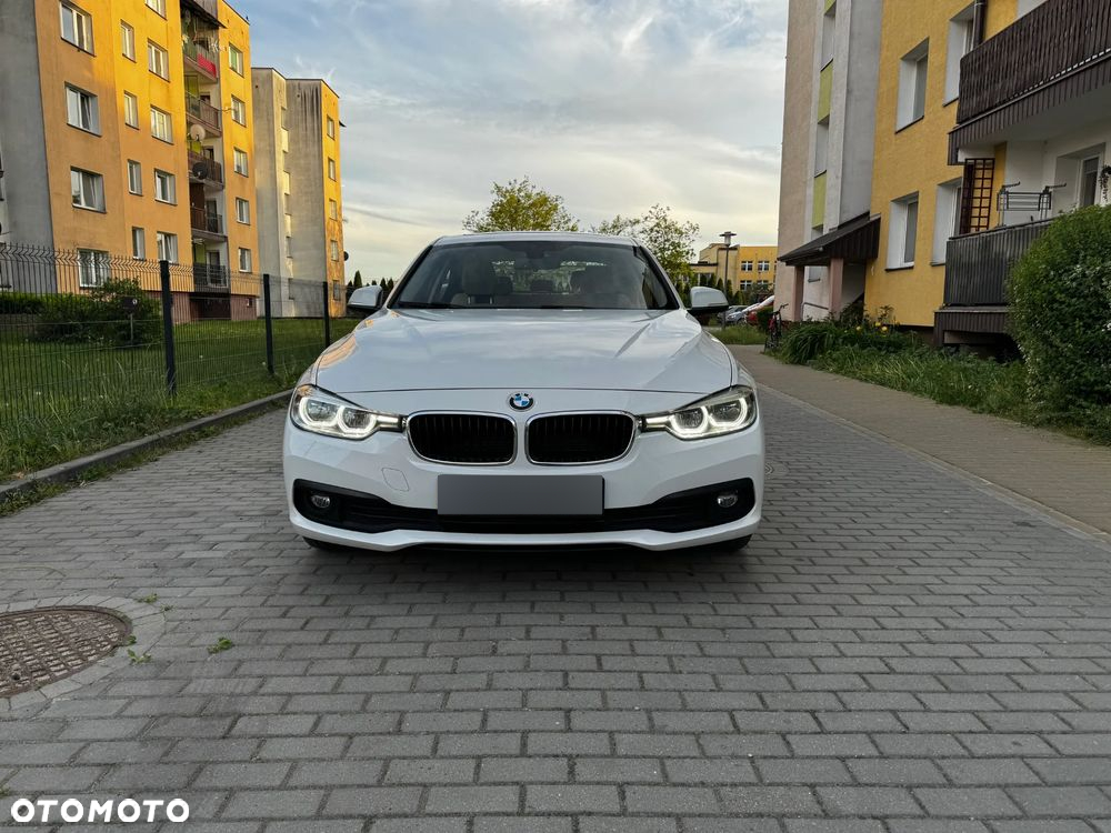 BMW Seria 3 320i xDrive - 5
