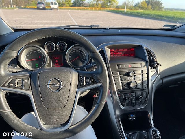 Opel Astra 1.6 T Cosmo - 8
