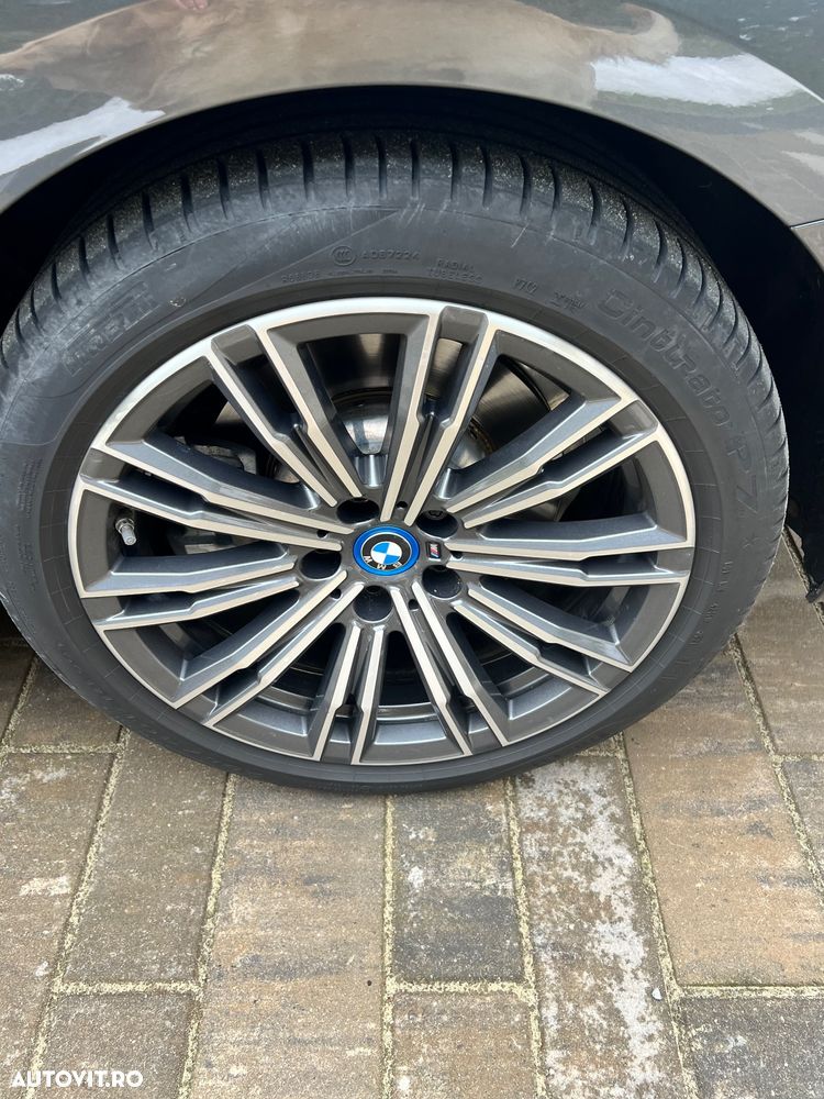 BMW Seria 3 330e xDrive Aut. M Sport - 29