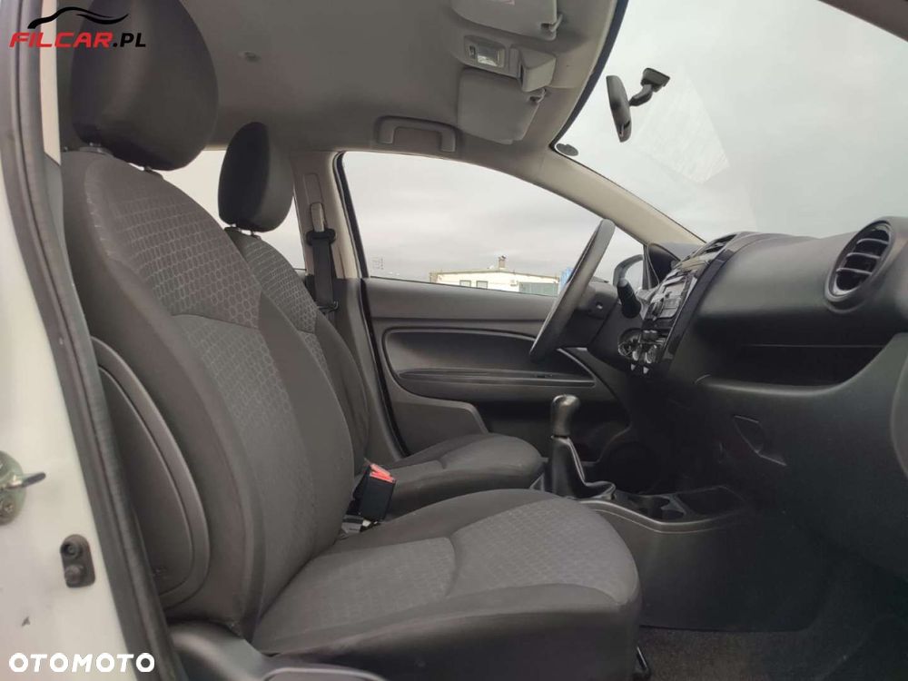 Mitsubishi Space Star - 10