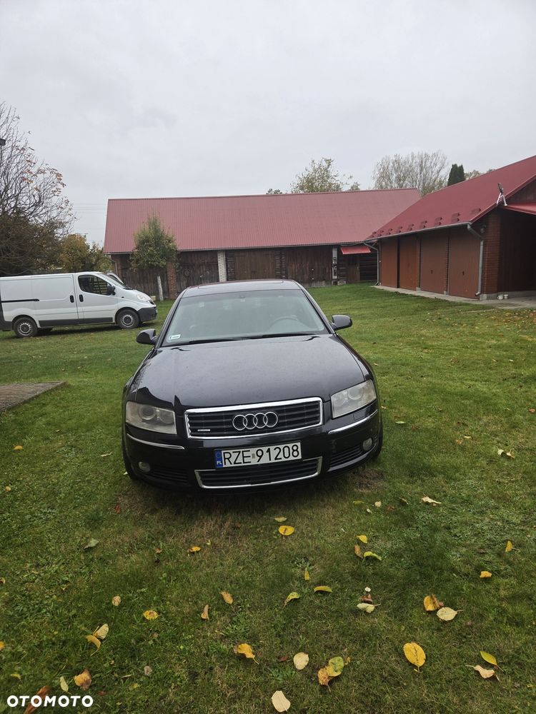 Audi A8 - 4