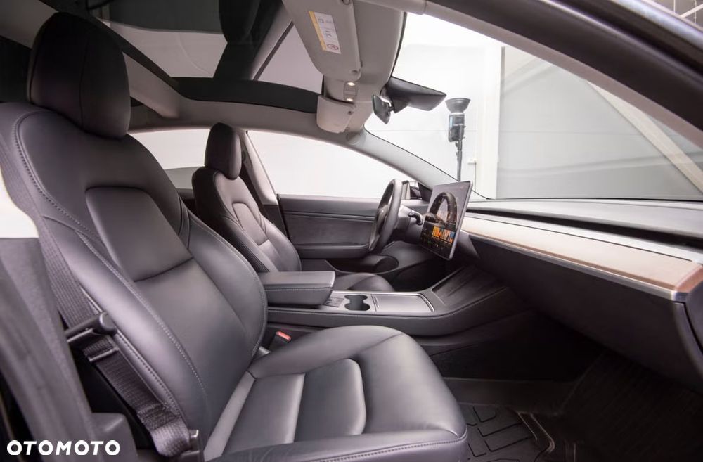 Tesla Model 3 Langstreckenbatterie Allradantrieb Dual Motor - 11