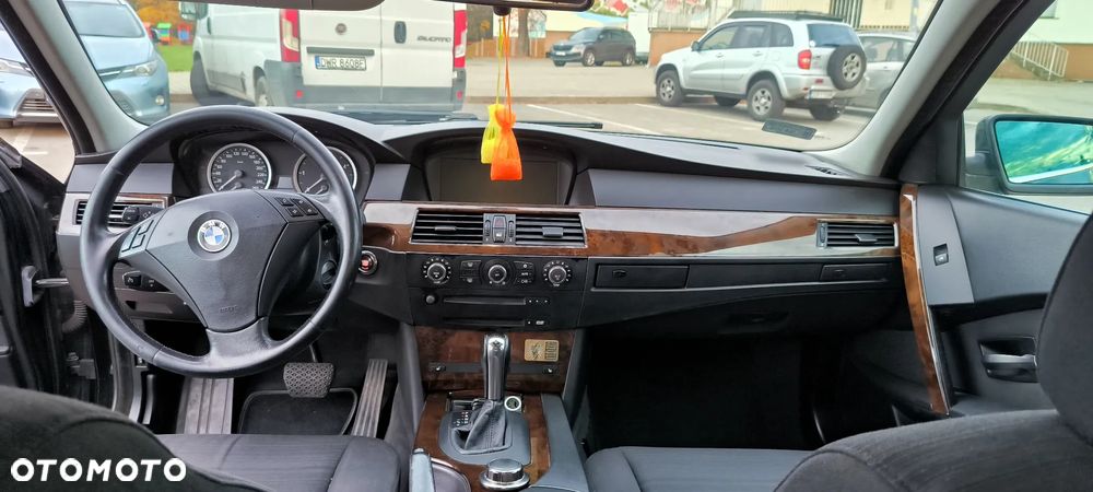 BMW Seria 5 520d - 14